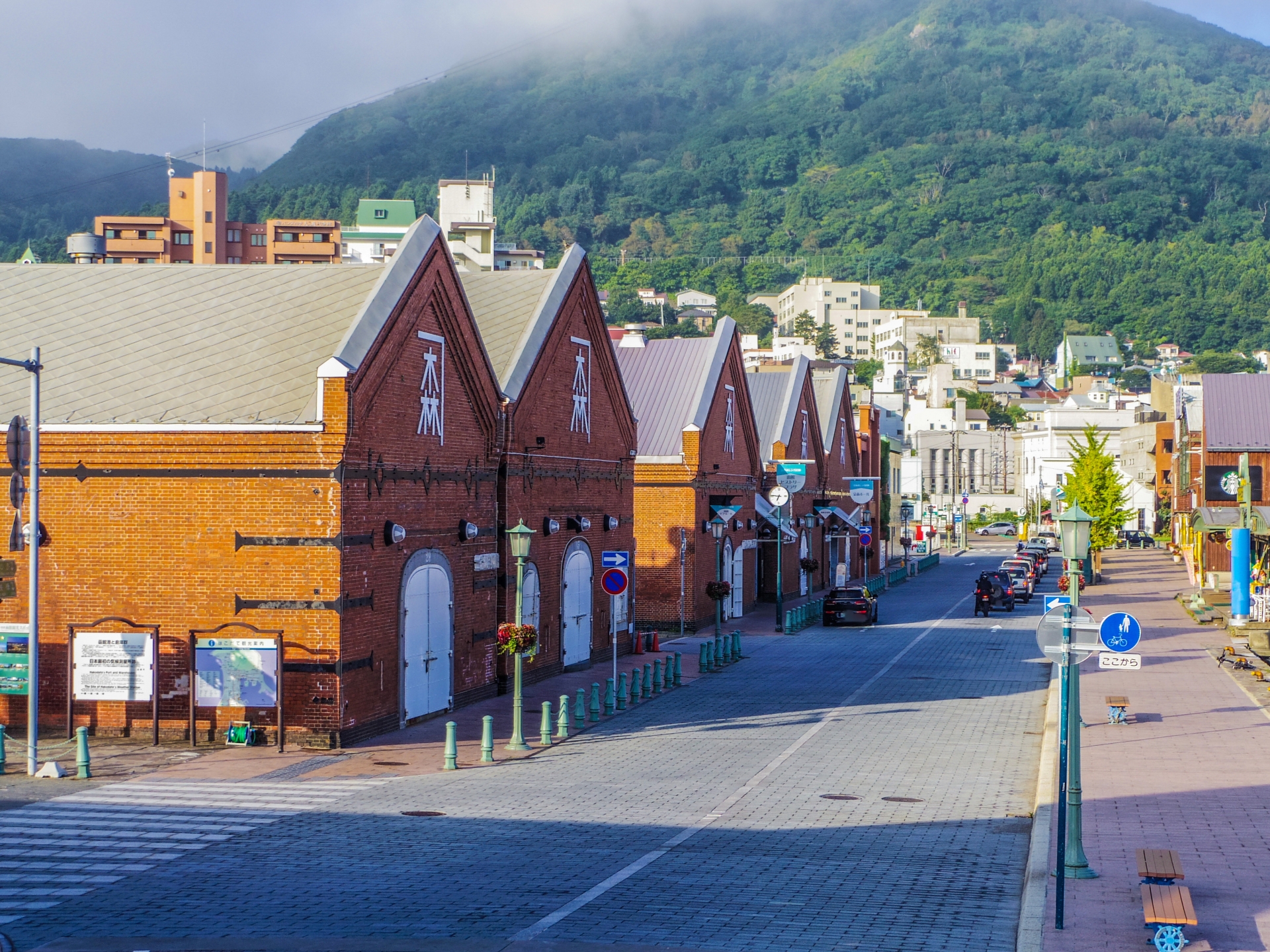 kanemori red brick warehouse, hakodate, hakodate sightseeing,